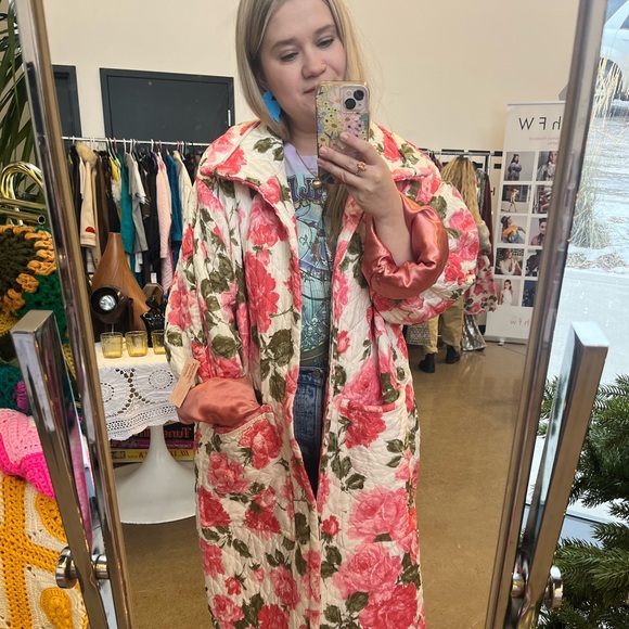 Meet your Posher, Sarah - Picture 2 of 4